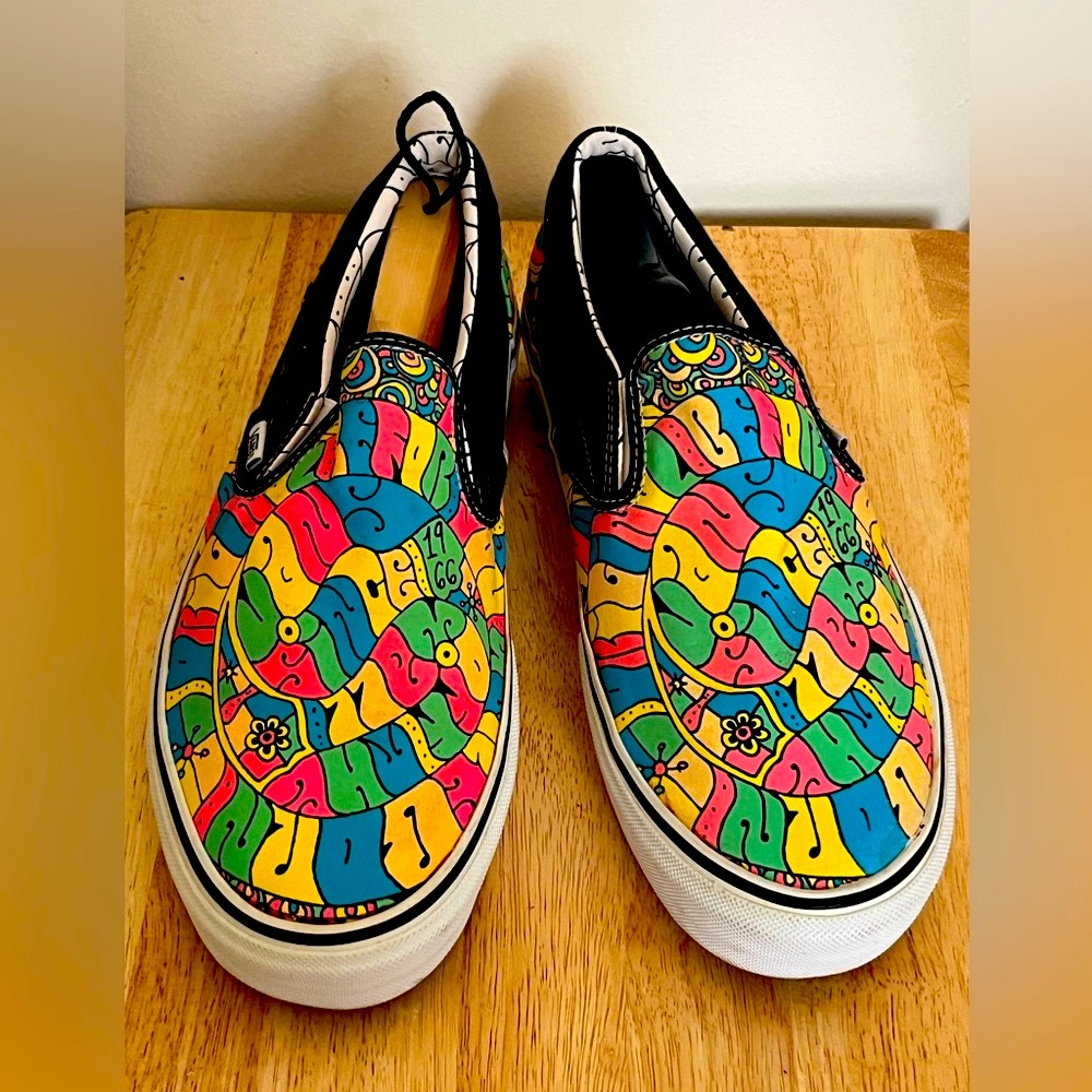 NWOT!  Van Joel Tudor Unisex 2007 Special Edition